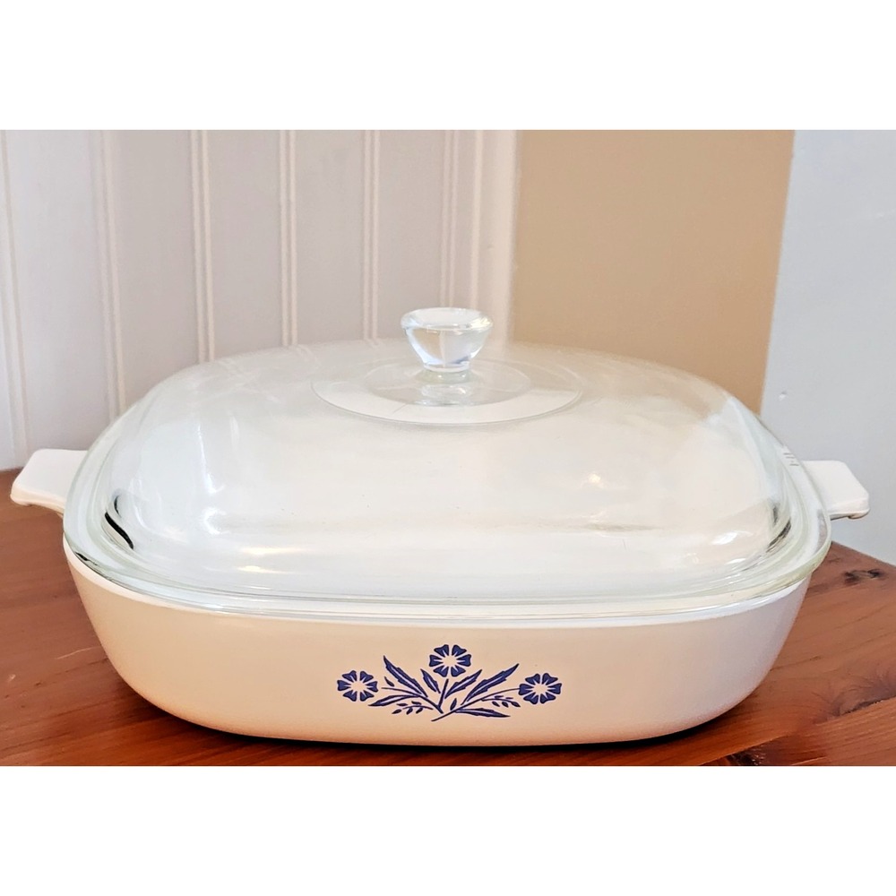 CorningWare P-10-B Blue Cornflower 2 1/2 qt Square Casserole w/ B- 19  Lid